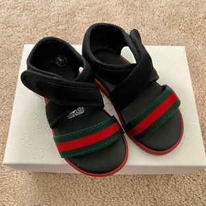 Gucci toddler nylon sandal with web strap
